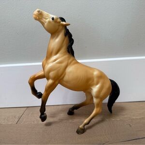 Breyer Traditional series #87 "Diablo" the Buckskin Semi-Rearing Mustang